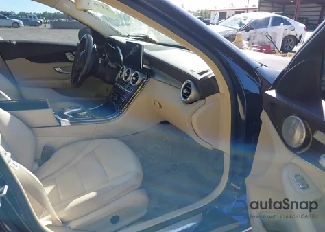 2015 Mercedes-Benz C 300 Luxury из США, поврежденный, VIN 55SWF4JB8FU044367